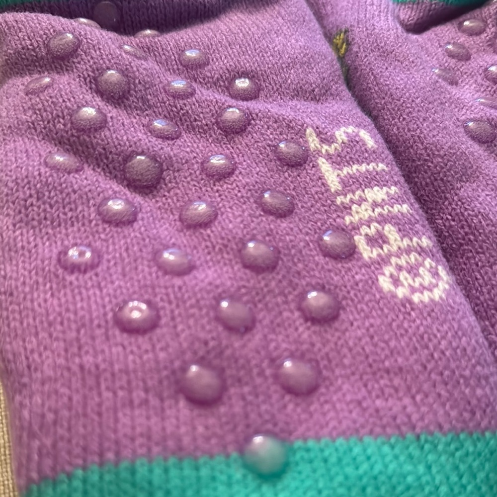 Women's Peanuts Snoopy Snowflake Purple Sherpa Lined Non Slip Grip Socks - Picture 3 of 5